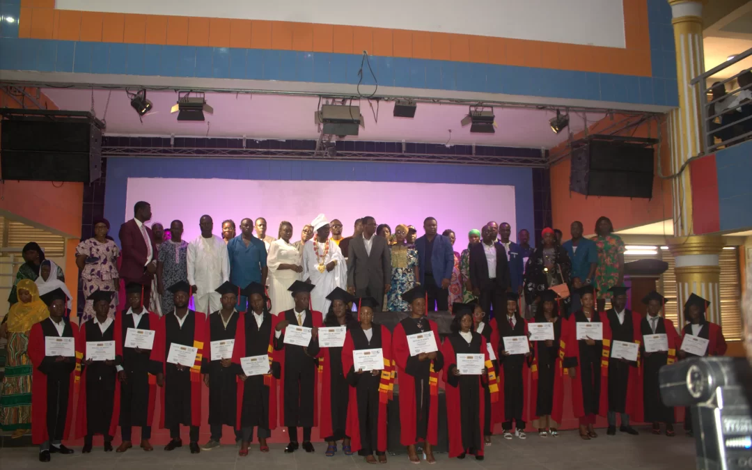 Remise de diplômes de formation modulaire et diplômes de mérites aux boursiers à FORMATEC au JPOIF-2024 