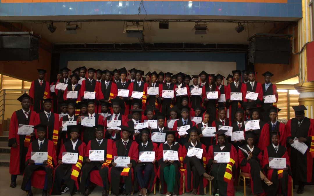 Remise de diplômes de Master, Licence et Formation Modulaire aux étudiants à FORMATEC